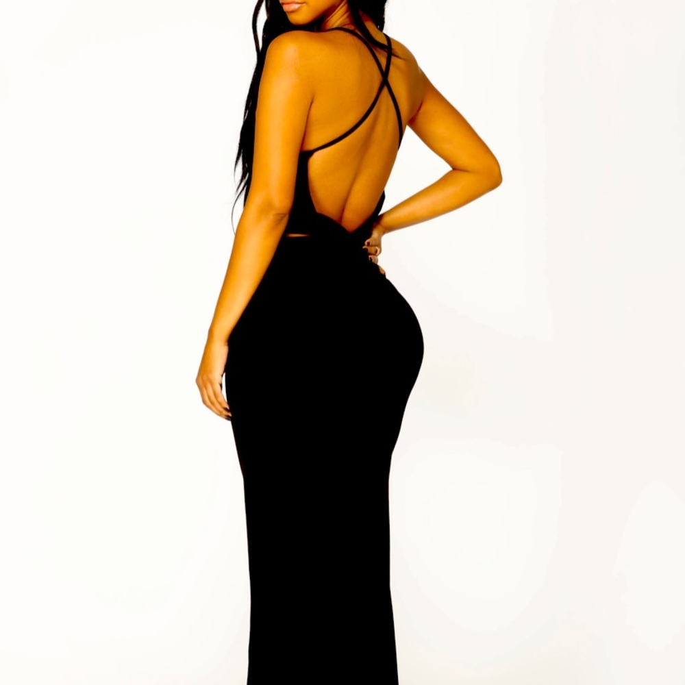 Black back-out maxi dress